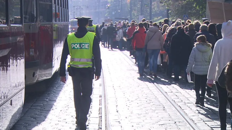 Bez komentáře: Demonstrace bývalých studentů speciální pedagogiky UJAK