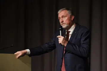 Topolánek: Změnil jsem se, budu důstojný. V EU tahejme za záchrannou brzdu