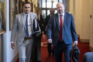 Vláda má šanci prosadit celostátní referendum. O možné podpoře mluví Piráti