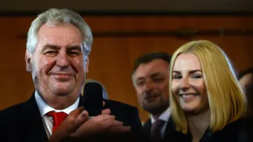 Nově zvolený prezident Miloš Zeman se svou dcerou