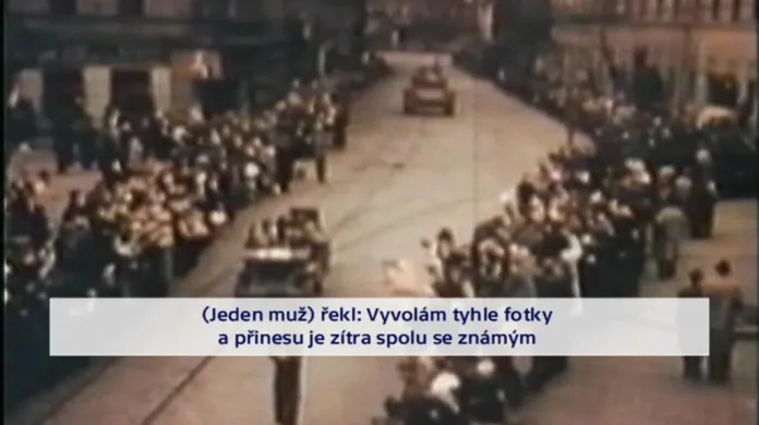 Dobový záběr na vstup amerických vojáků do Plzně (citace Muthersbaugha)