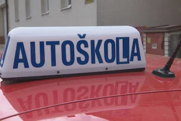 Soud vyměřil za podvody s řidičáky ve Varnsdorfu nepodmíněné tresty