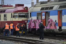 V Brně se srazily dva osobní vlaky. Záchranáři ošetřili celkem 23 lidí, nikdo ale nebyl zraněn vážně