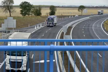 Dálnice D7 dostala čtyři nové kilometry. Práce mezi Prahou a Chomutovem tím na čas končí