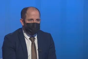 Vláda spoléhá jen na zákazy a zapomíná na pozitivní motivaci, hodnotí její strategii sociolog Prokop
