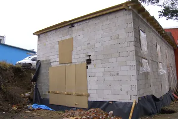 Rantířov brojí proti galvanovně. Podle místních načerno funguje