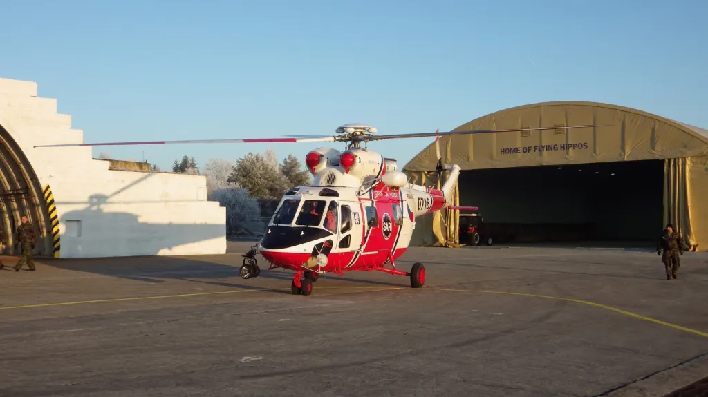 Armádní vrtulník sokol létá z Plzně a Bechyně