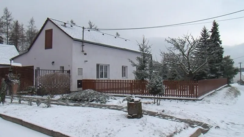 Obyvatelé mohou žádat o dotace na nová okna a ploty