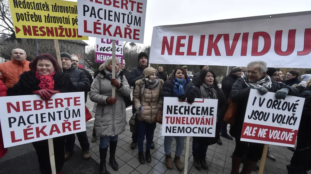 Demonstrace za záchranu nemocnice v Orlové