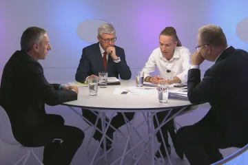 Odložení digitalizace by způsobilo škody, řekl Bartoš. Havlíček mluvil o „digitálním atentátu“