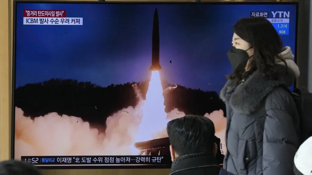 Jihokorejská televize informuje o nejnovějším raketovém testu KLDR
