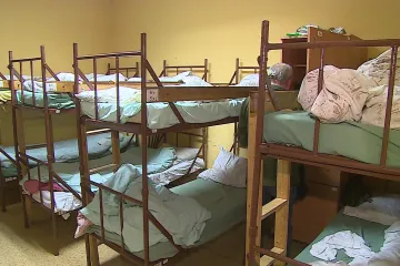 Místo v ubytovně na jedno kliknutí. Web Azylaky.cz mapuje pomoc pro lidi bez domova