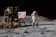 Měl dostat USA zpět na Měsíc. Po šesti týdnech rezignoval