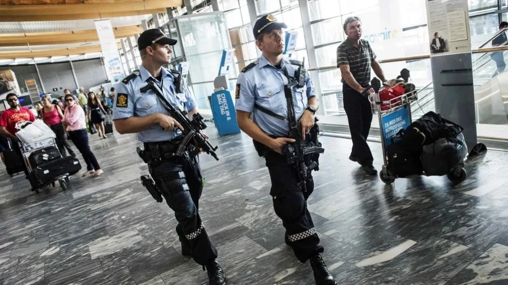 Policie posiluje hlídky na norských letištích