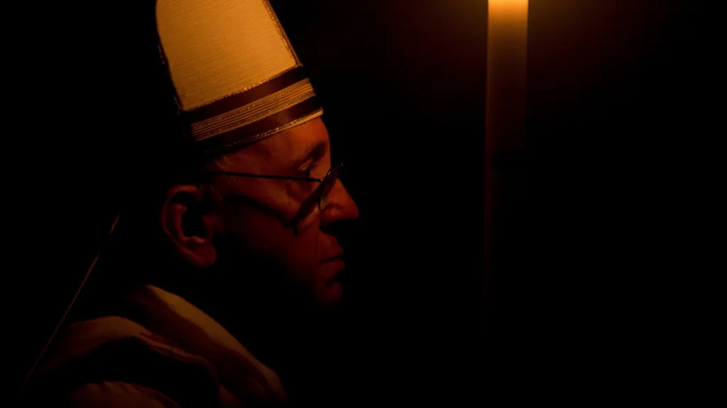 Papež František při vigilii