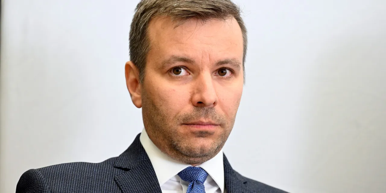 Piráty do eurovoleb povede opět Marcel Kolaja, porazil Gregorovou a