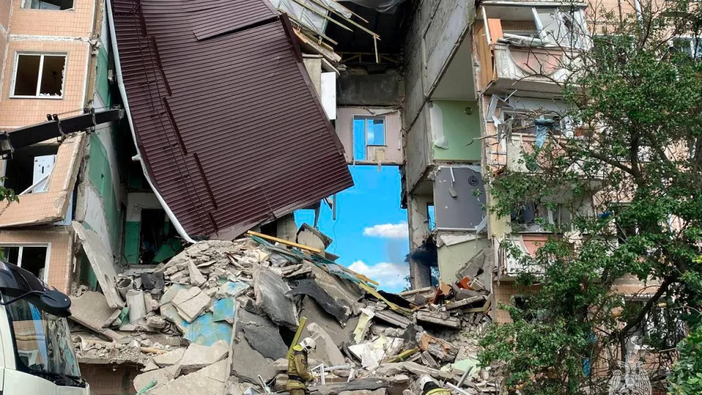 Škody v Šebekinu v Bělgorodské oblasti. Podle tamních autorit je má na svědomí ukrajinský raketový útok (14. června 2024)