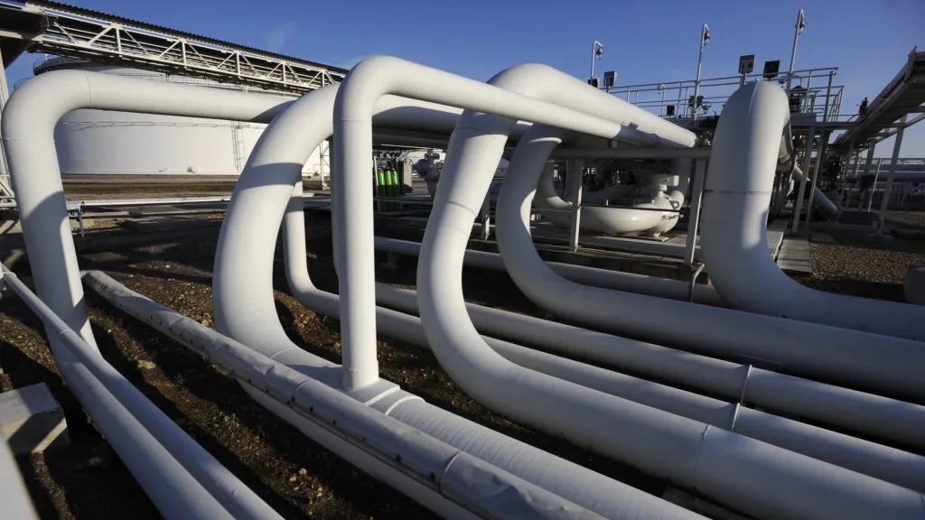 Centrální tankoviště ropy v Nelahozevsi