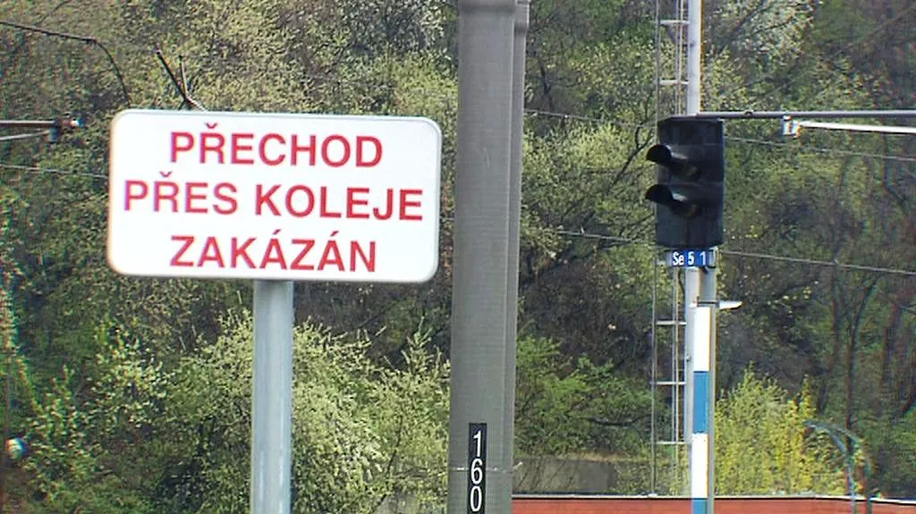 Přecházení přes koleje