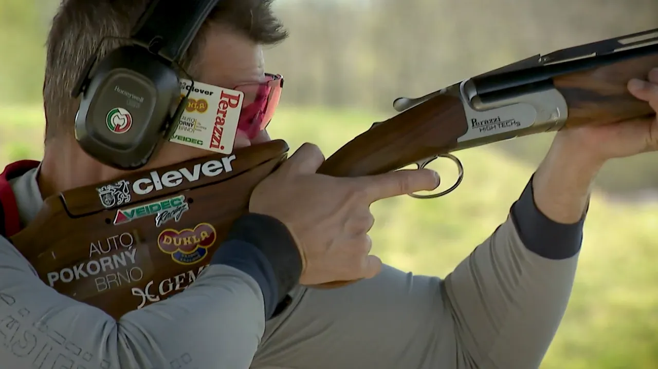 ▶ Spor o hradeckou armádní střelnici. Ministerstvo obrany kolem ní vytyčilo ochranné pásmo, město tam chce stavět — ČT24