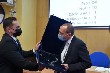 Karlovarští zastupitelé zvolili Kulhánka hejtmanem. ANO proti němu neúspěšně postavilo Kubise
