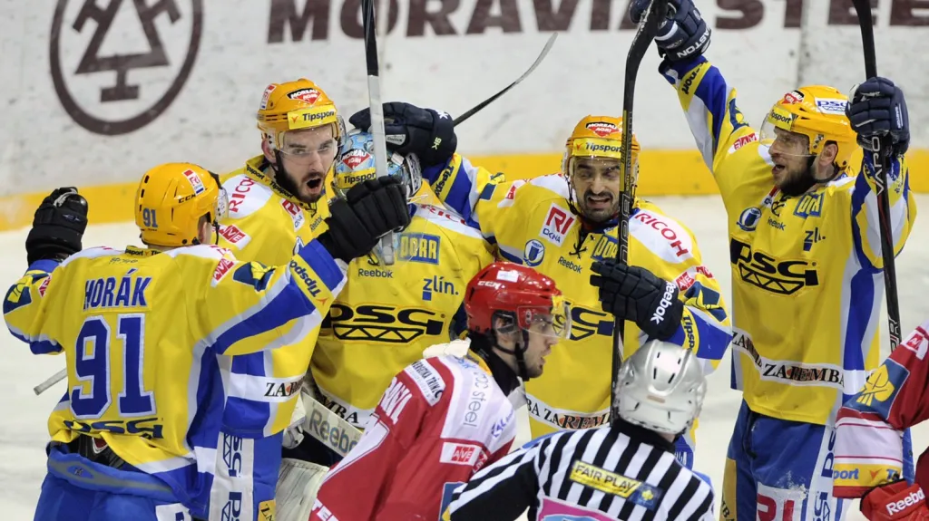 Radující se hokejisté Zlína