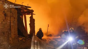 Rusové v noci útočili na obytné čtvrti velkých ukrajinských měst