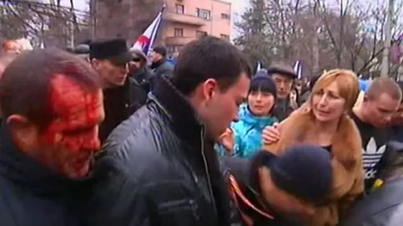 Bez komentáře - Demonstrace na Krymu