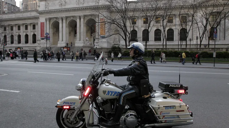 Policie hlídkuje v New Yorku