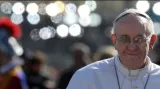 Papež slouží velkopáteční obřady