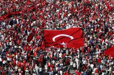 Demonstrace proti pučistům v Istanbulu má podpořit demokracii, pořádá ji opozice