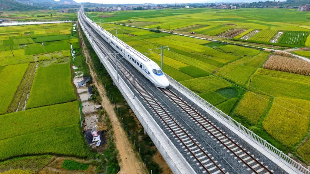 Vysokorychlostní vlak - ilustrační snímek