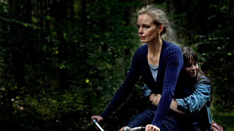 Barbara / Nina Hossová, Jasna Fritzi Bauerová