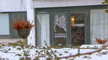 Rozbité dveře u domu Kurta Westergaarda