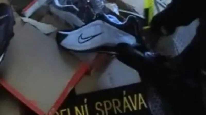 Odhalení padělané obuvi