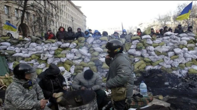 Radikálové se pod hrozbou výjimečného stavu stáhli z ministerstva