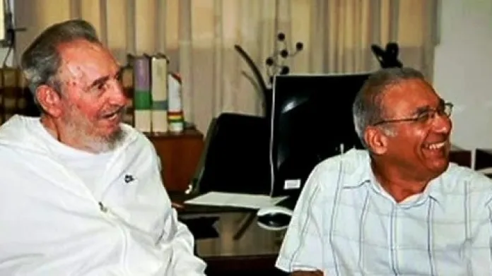 Fidel Castro (vlevo)