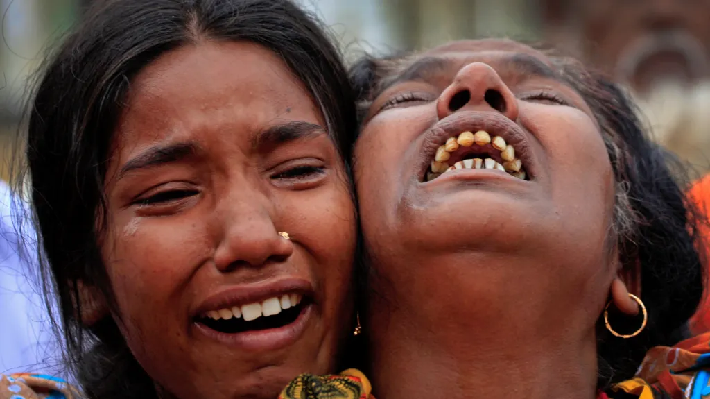 Pozůstalí po obětech bangladéšské tragédie