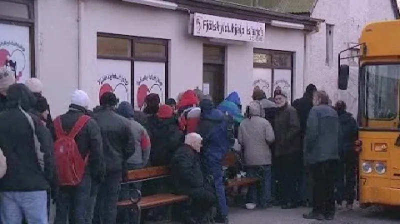 Fronta před charitou