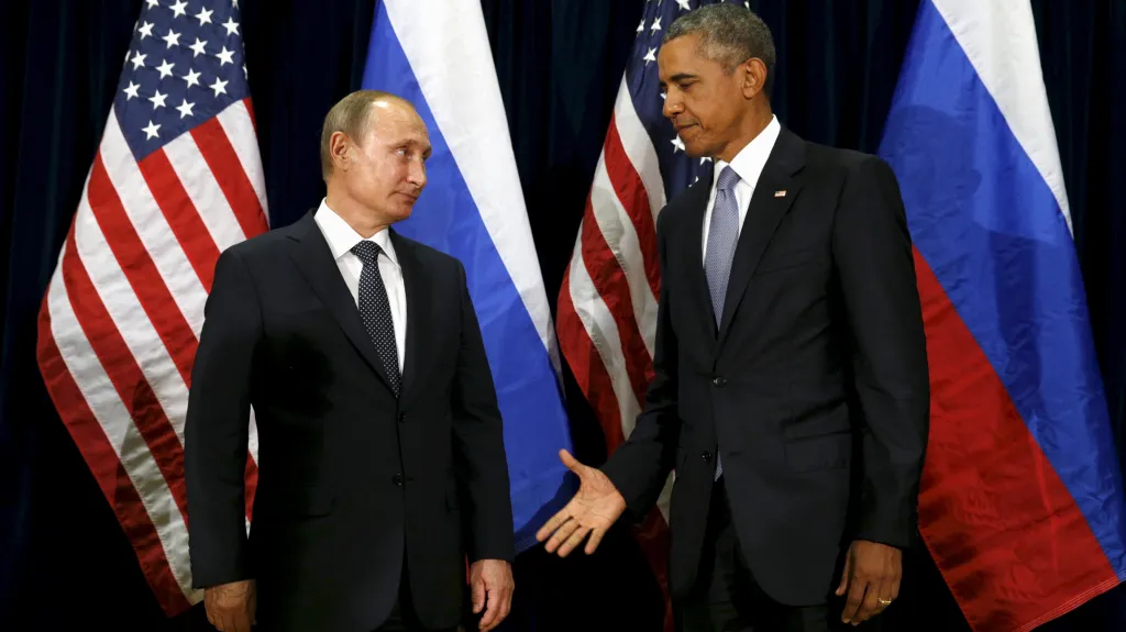 Září 2015. Barack Obama zdraví Vladimira Putina před zasedáním Valného shromáždění OSN
