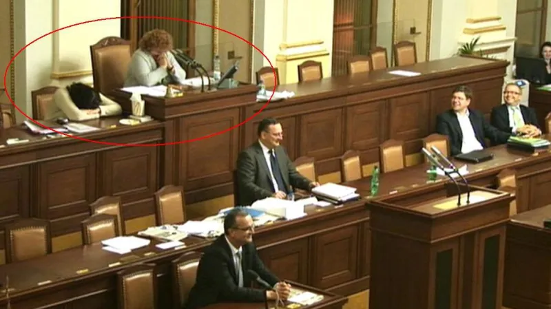 Smějící se Vlasta Parkanová a Miroslava Němcová