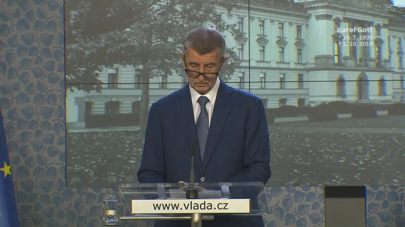 Brífink premiéra Babiše k pohřbu Karla Gotta