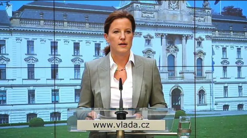 Vláda schválila normy přijímání úředníků i peníze pro kulturu