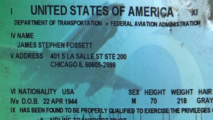 Nalezený pilotní průkaz Steva Fossetta