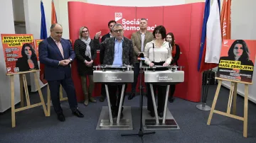 Vedení SOCDEM na snímku z března 2025