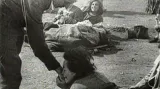 Židé v koncentračním táboře