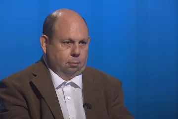 Mediální svět je jiný než odborný. Je krutý a expertní zásluhy v něm nehrají roli, říká exmluvčí Cikrt k Arenbergerovi