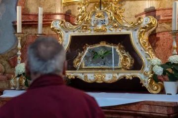 Soud rozhoduje o vazbě pro zloděje lebky svaté Zdislavy
