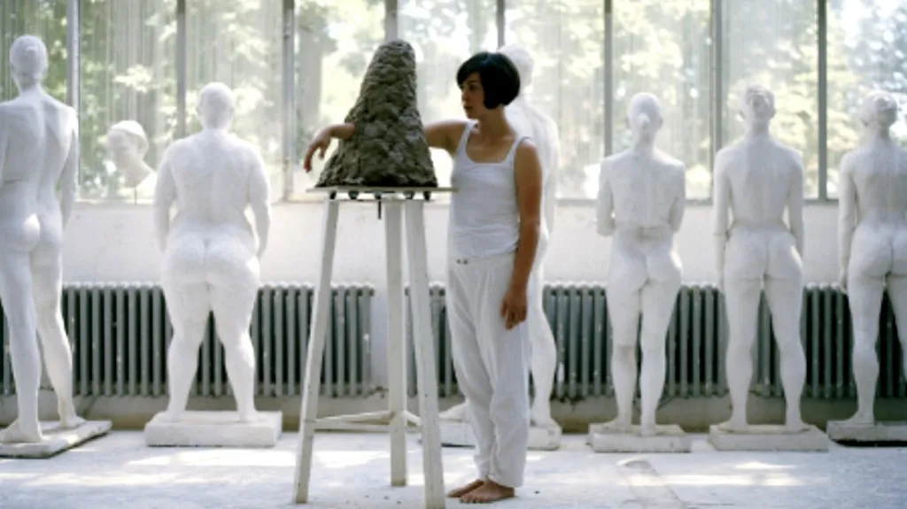 Z výstavy Země se otáčí a vše z ní sklouzává