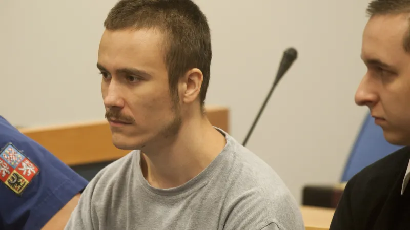 Dvojice seniorovi způsobila vážná zranění, kterým podlehl